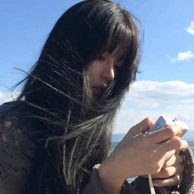 背背篓的网球少年
